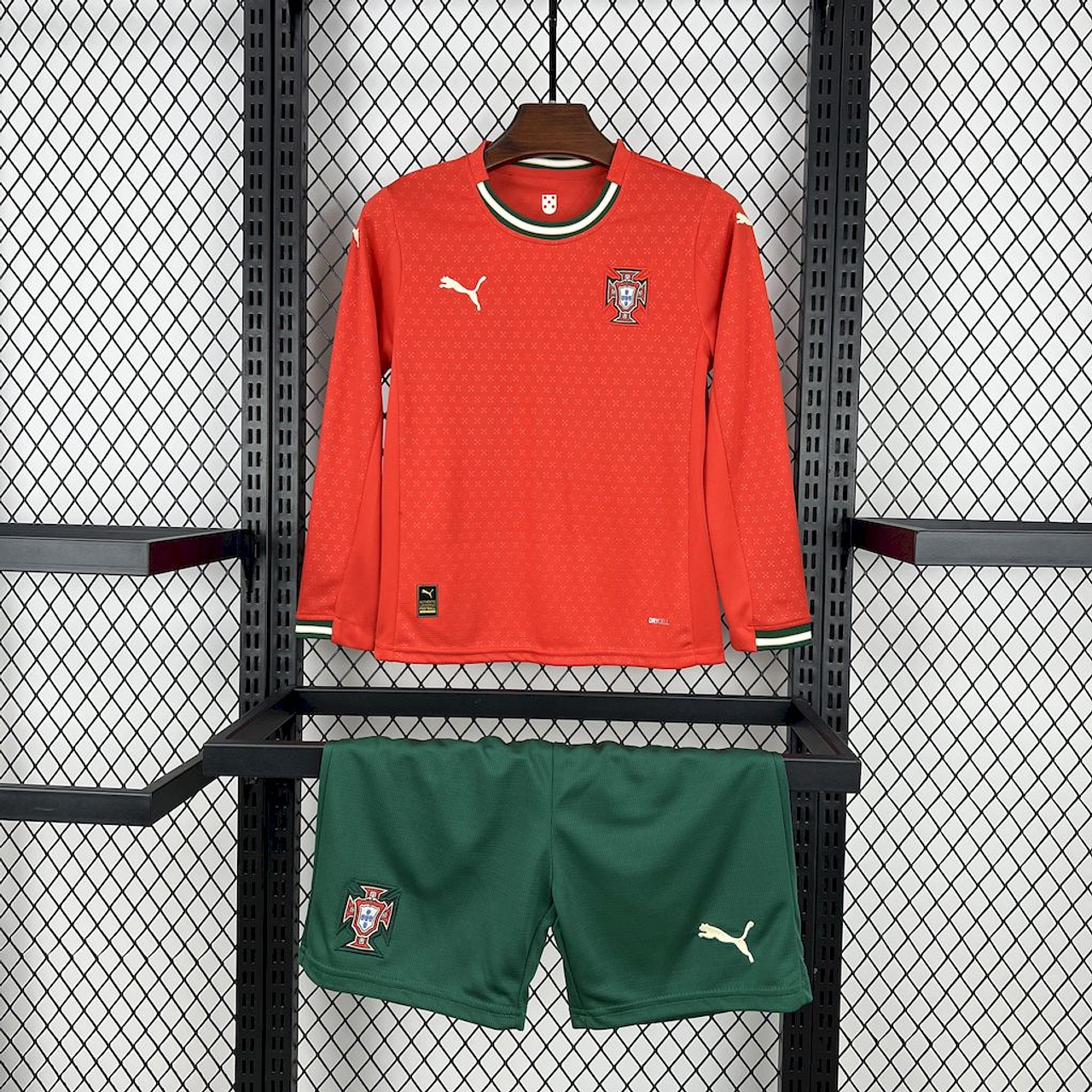 Conjunto infantil MANGA COMPRIDA Seleção Portugal vermelha home 2025 - PUMA