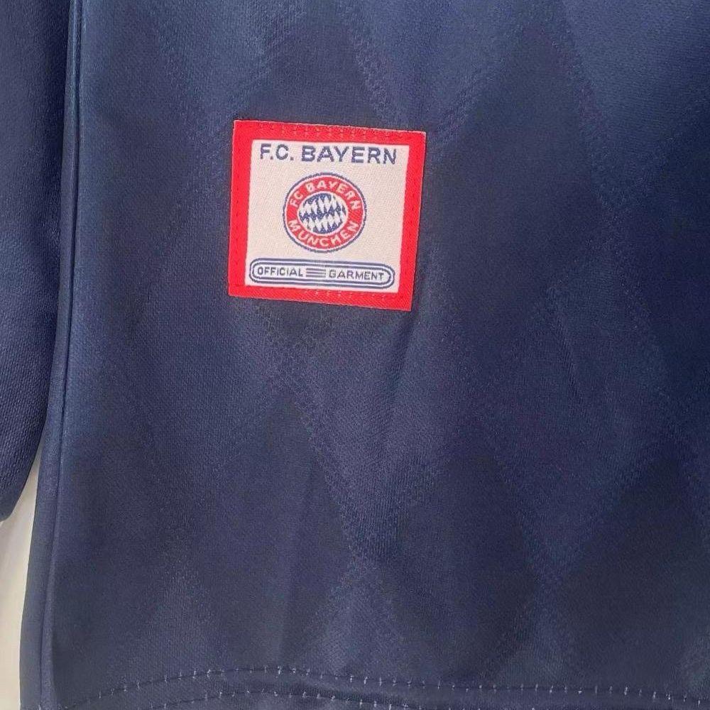 1997/1999 Bayern Munchen home kit