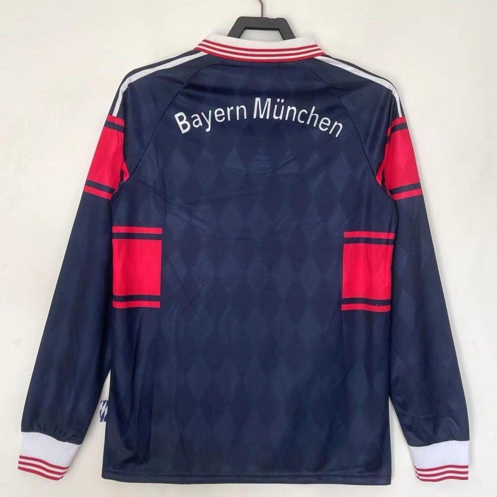 1997/1999 Bayern Munchen home kit