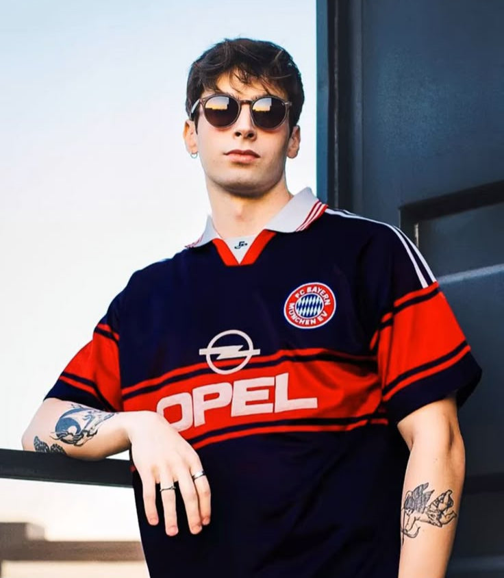 1997/1999 Bayern Munchen home kit