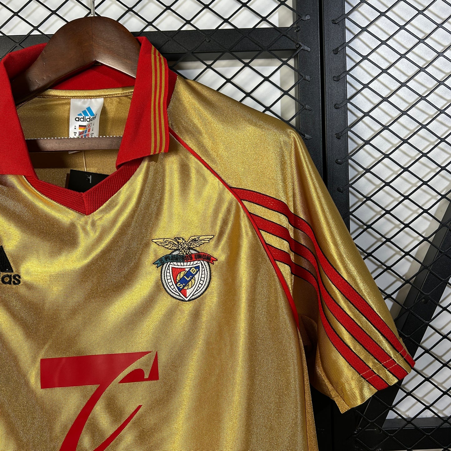 Camisola retro dourada alternativa 98/99