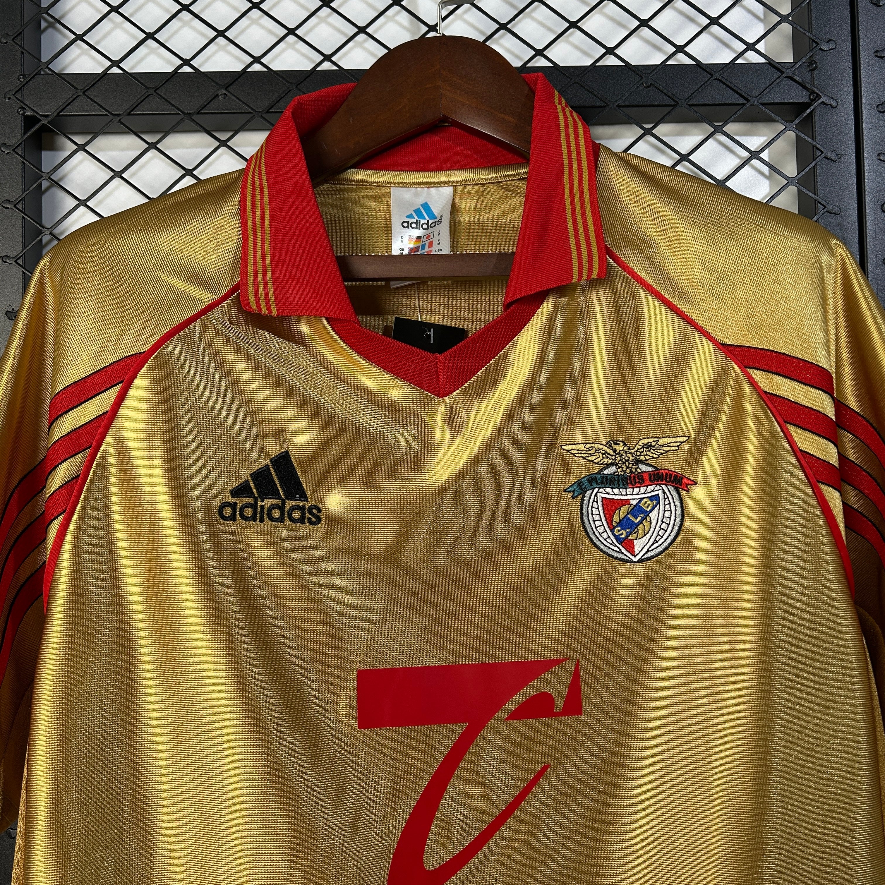 Camisola retro dourada alternativa 98/99