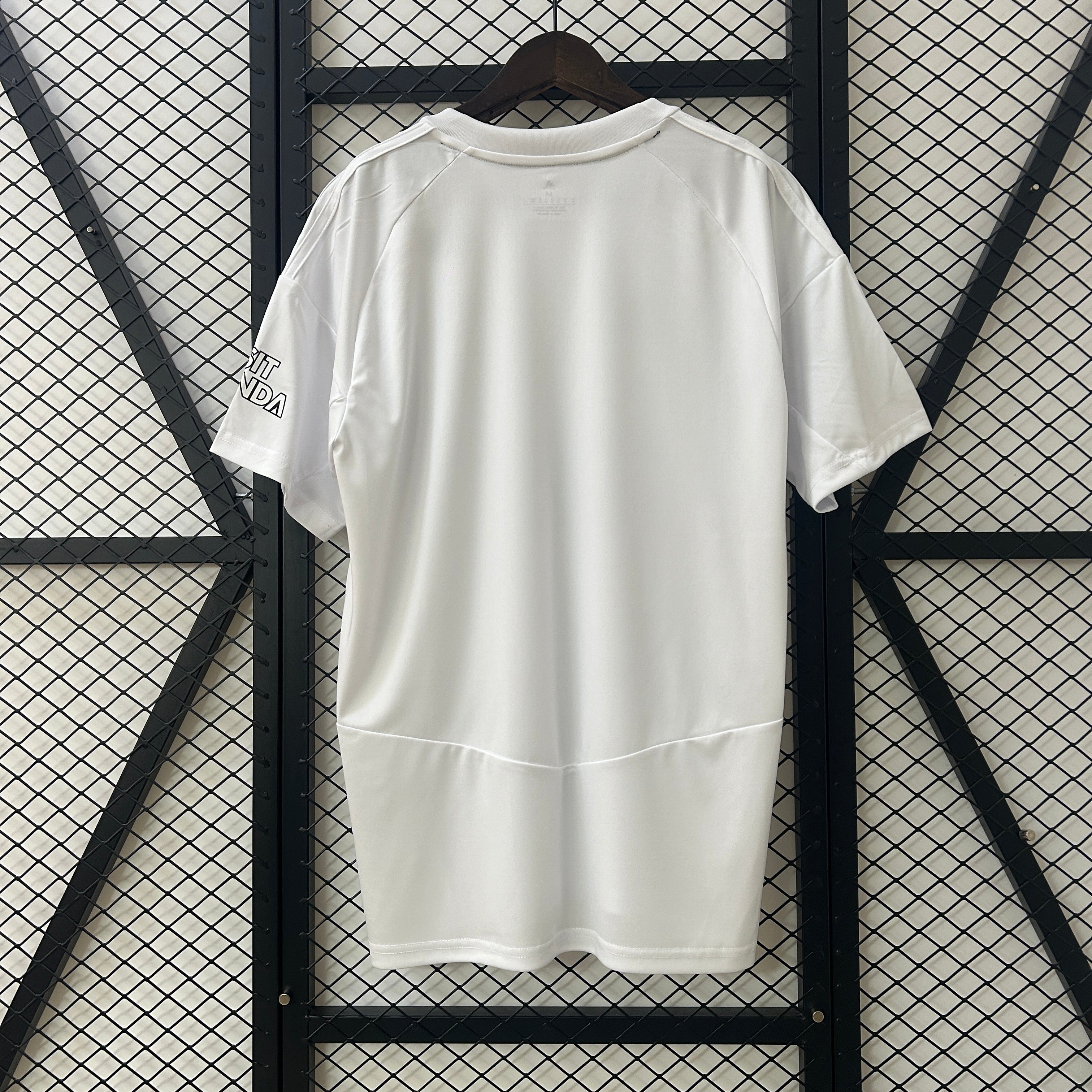 Camisola branca 2025/26