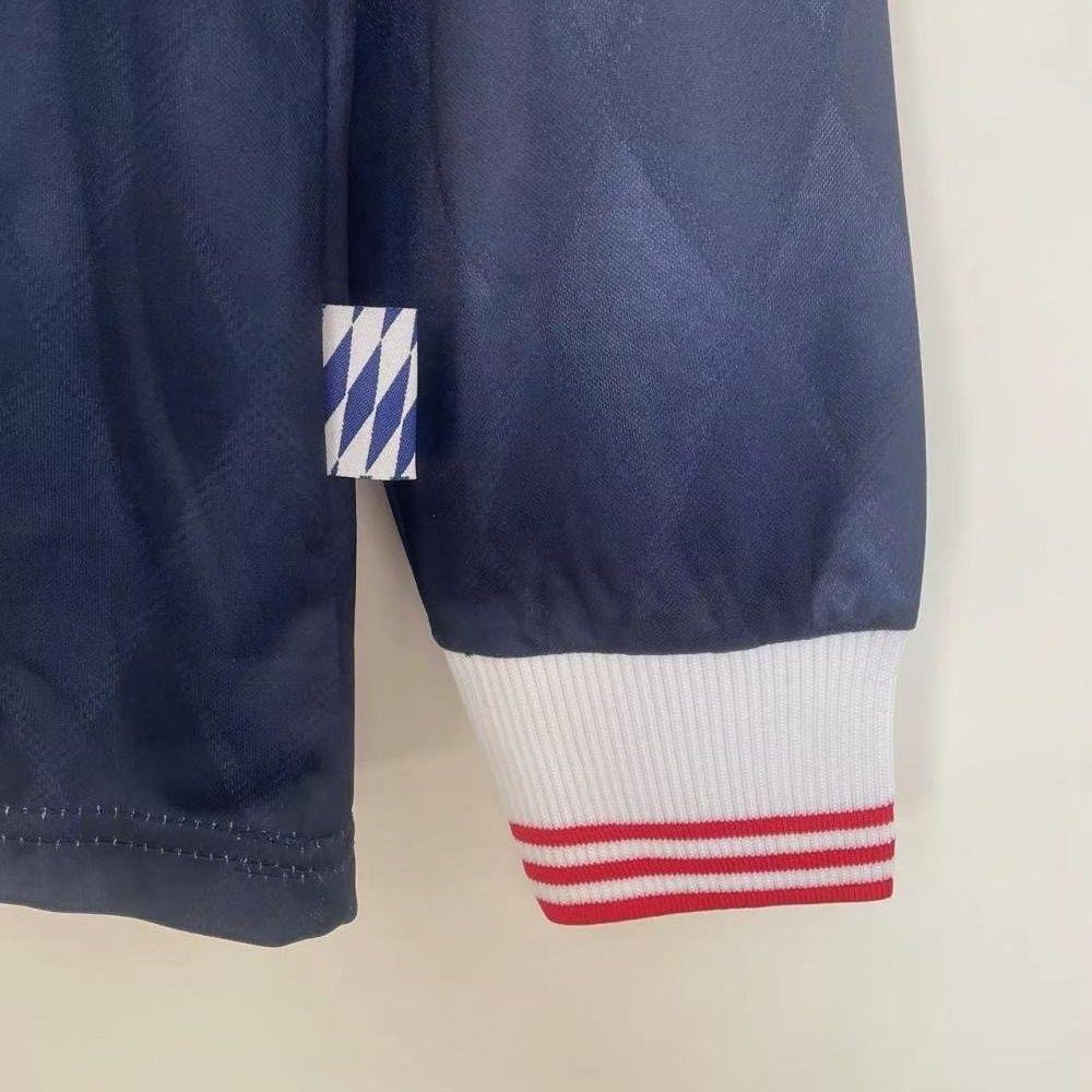 1997/1999 Bayern Munchen home kit