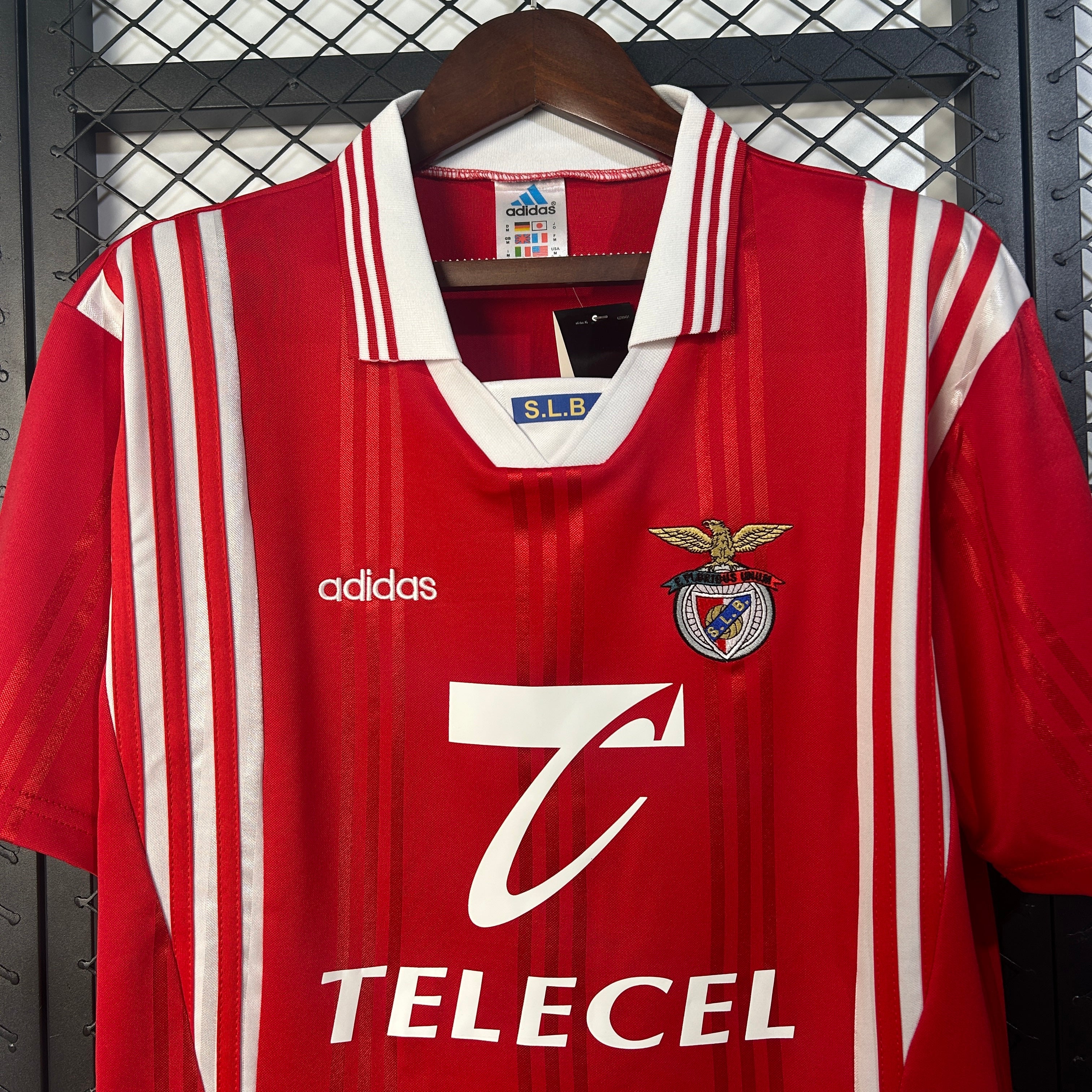 Camisola retro vermelha principal 1997/98