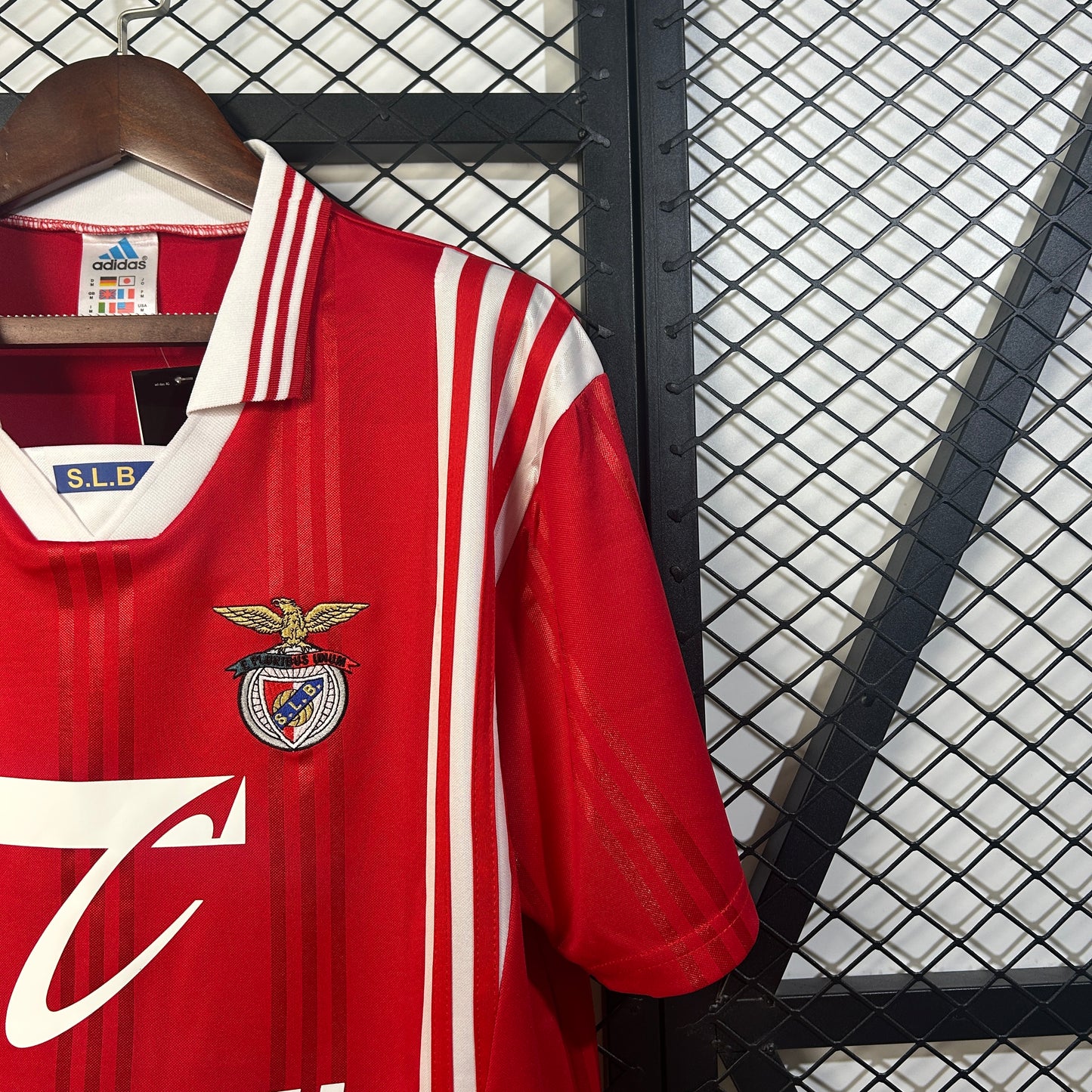 Camisola retro vermelha principal 1997/98