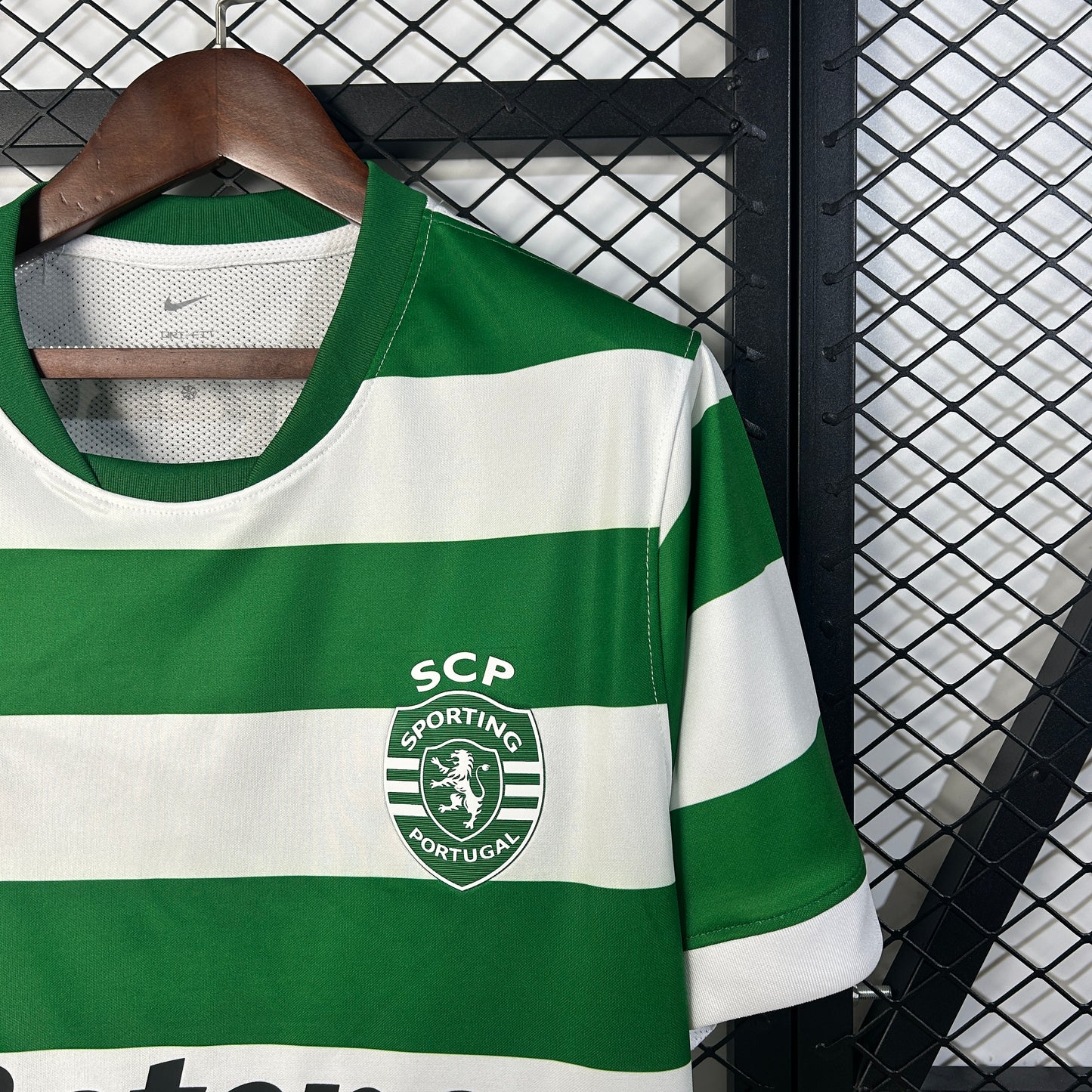 Camisola principal 2025/26 verde e branca