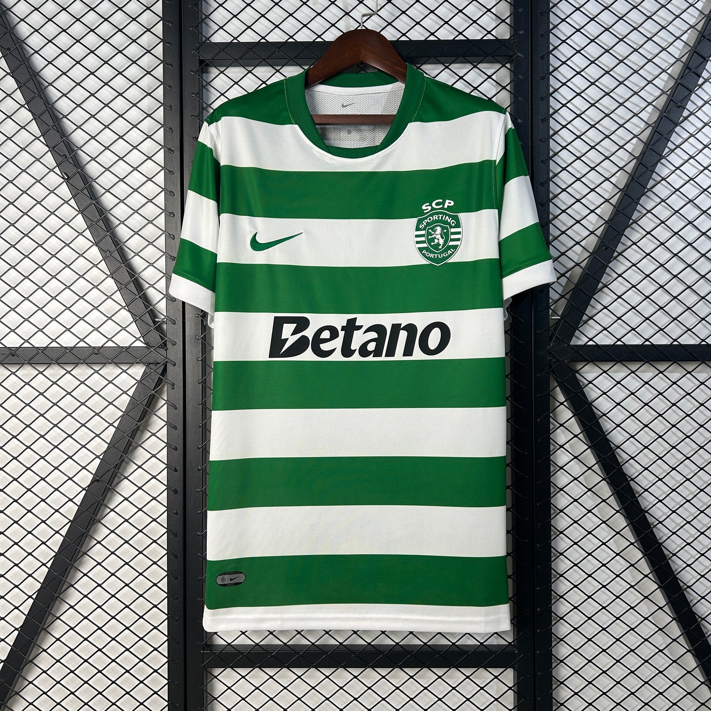 Camisola principal 2025/26 verde e branca