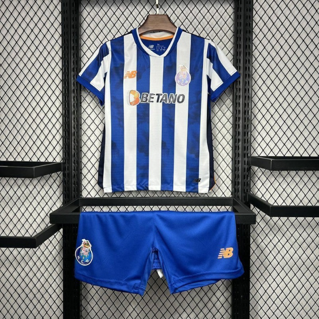 Conjunto infantil principal azul e branco 2024/25