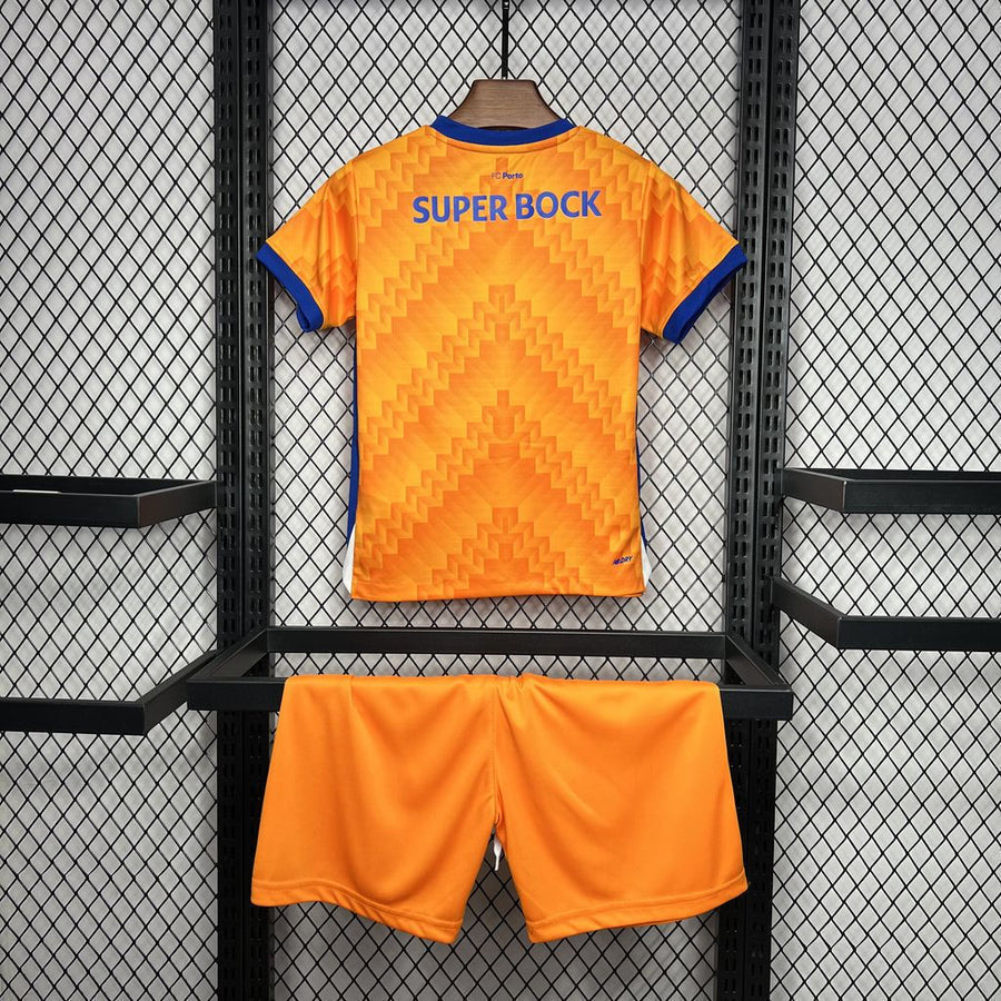 Conjunto infantil laranja alternativo 2024/25