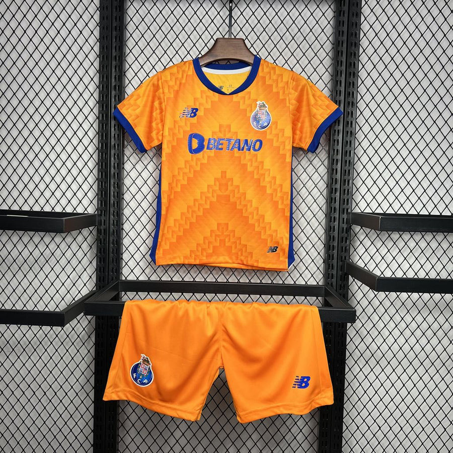 Conjunto infantil laranja alternativo 2024/25