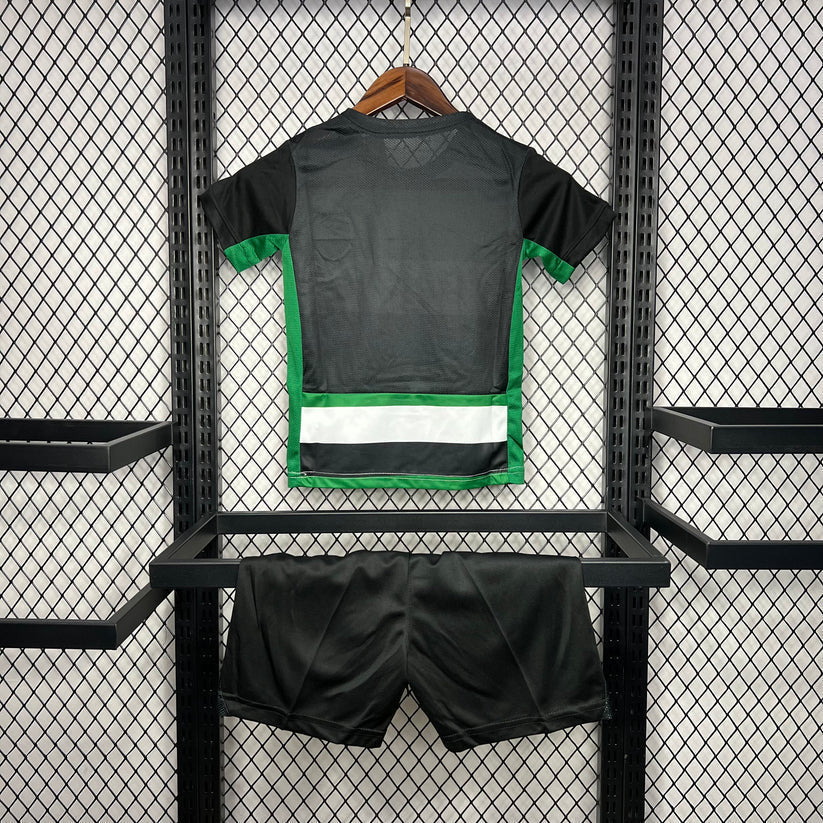 Conjunto infantil principal verde/branco/preto 2024/25