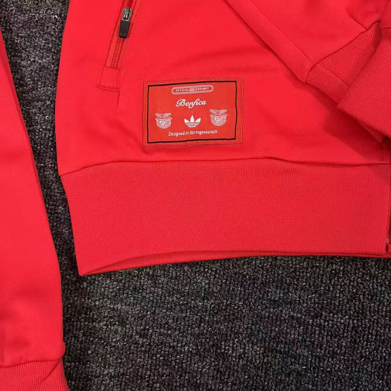Conjunto blusa e calças S L B x Originals 2025/26 fecho completo