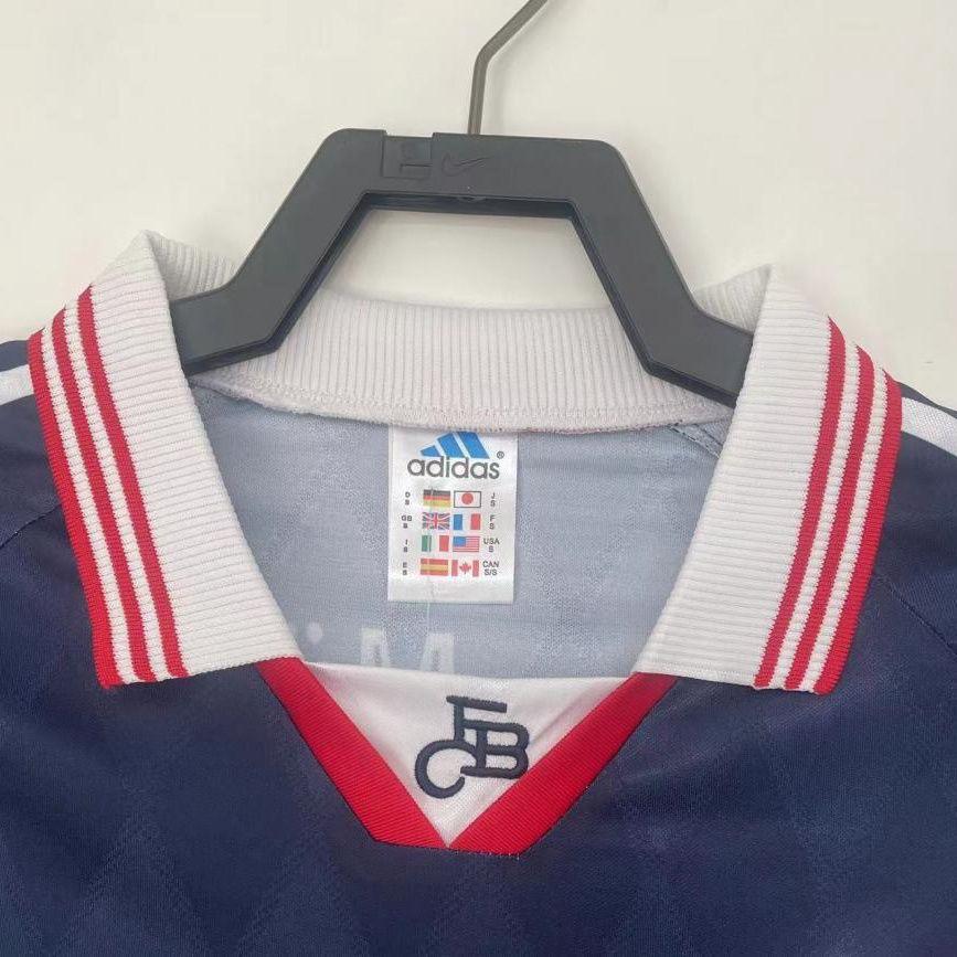 1997/1999 Bayern Munchen home kit