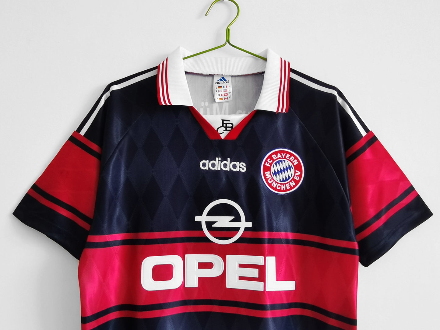 1997/1999 Bayern Munchen home kit