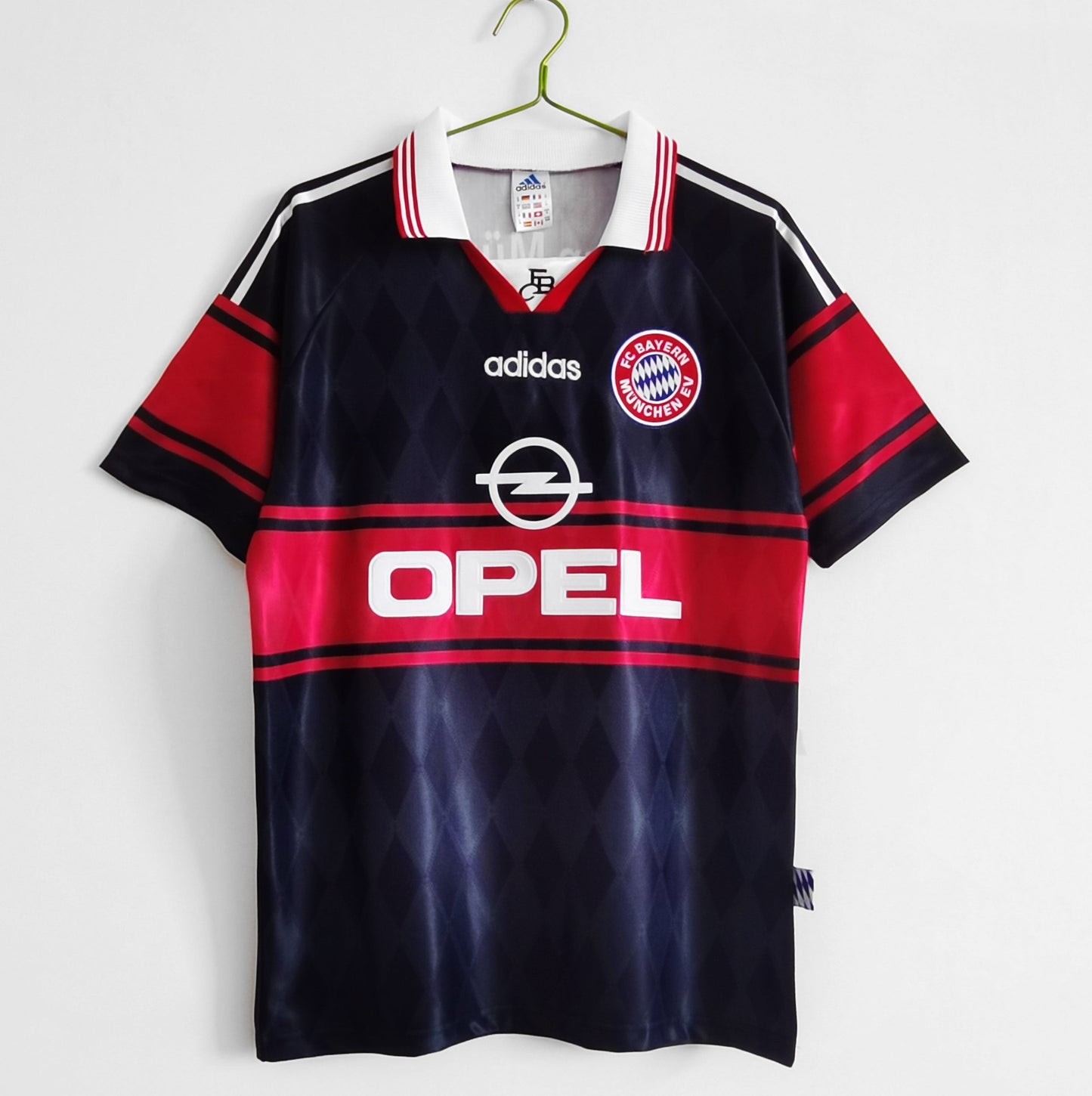 1997/1999 Bayern Munchen home kit