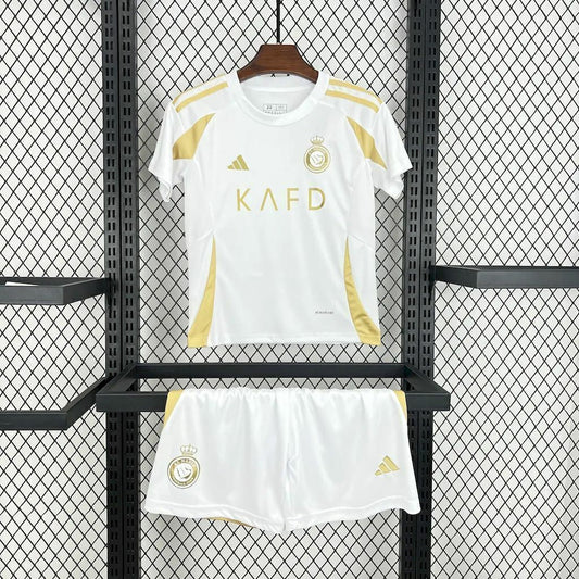 Conjunto infantil Al Nassr branco e dourado 24/25