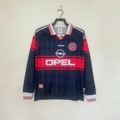 1997/1999 Bayern Munchen home kit