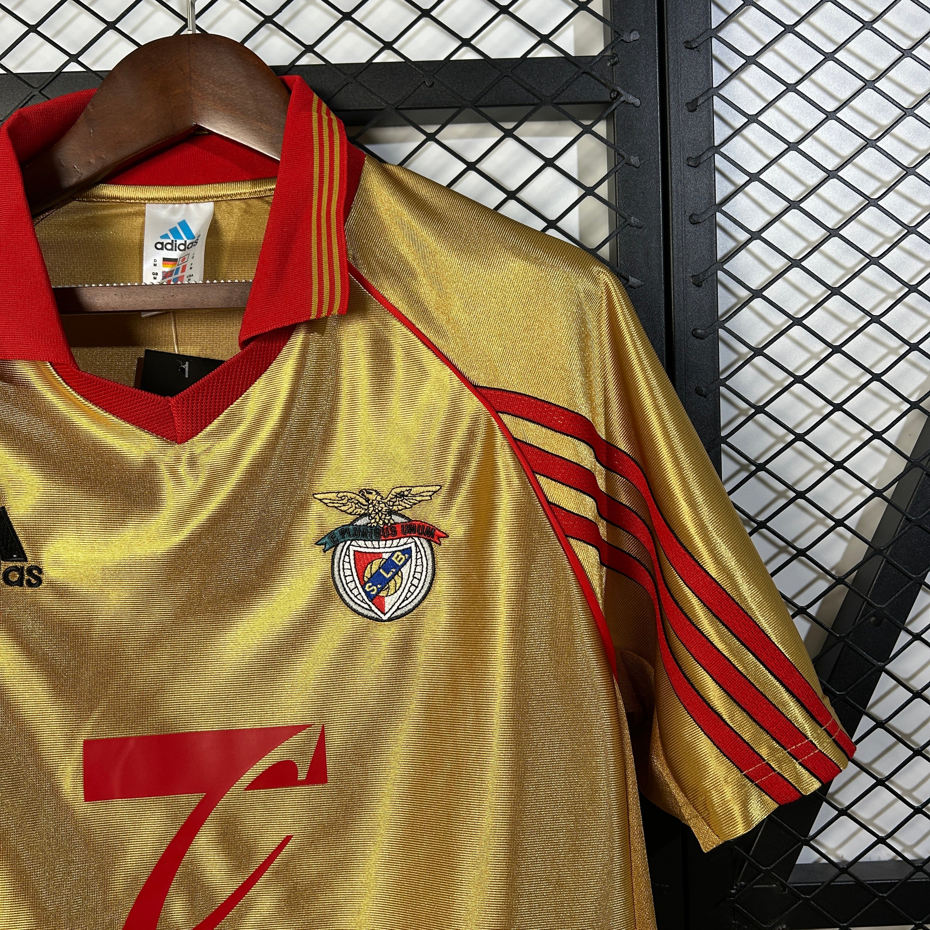 Camisola retro dourada alternativa 98/99