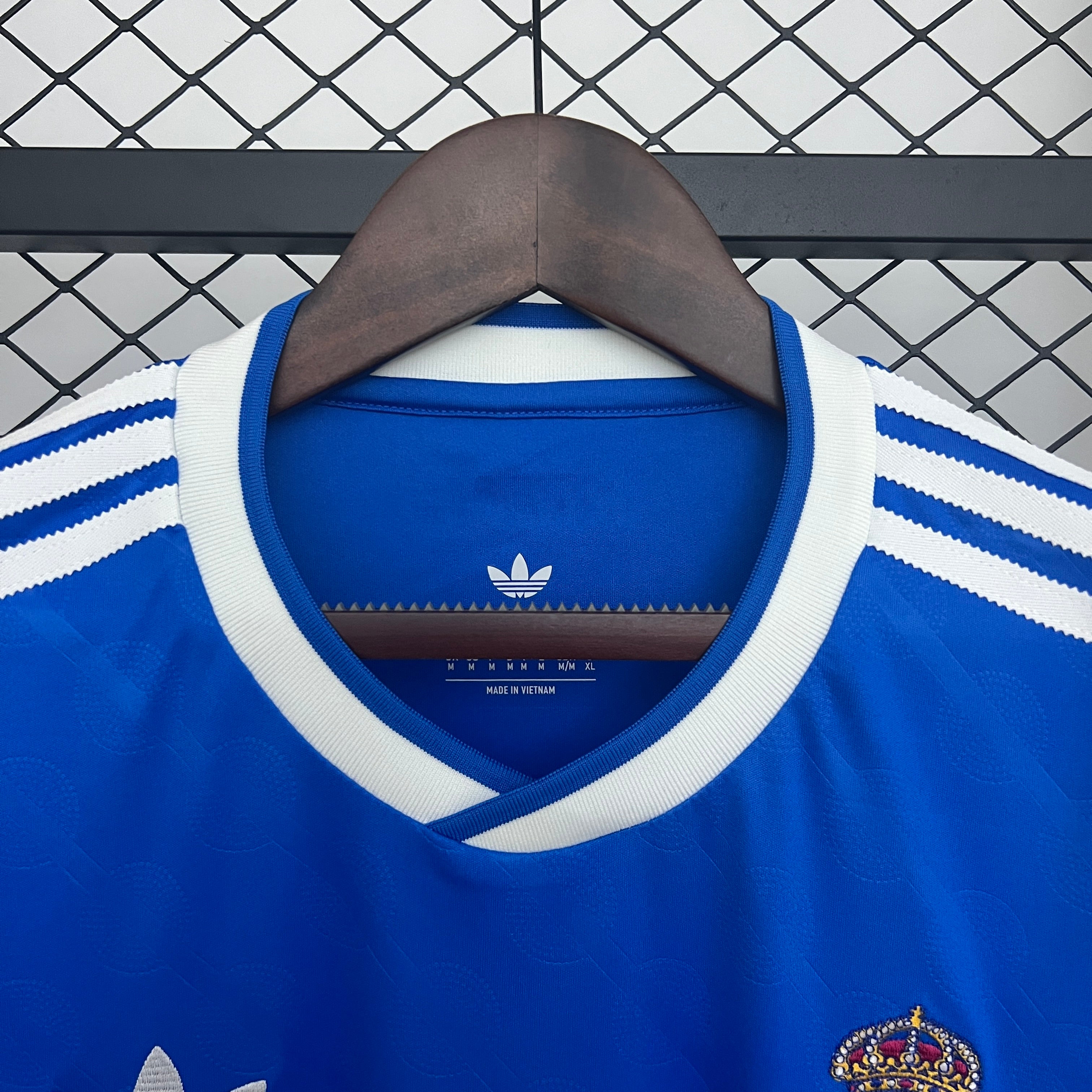 Camisola Real Madrid azul terceira 2025/26