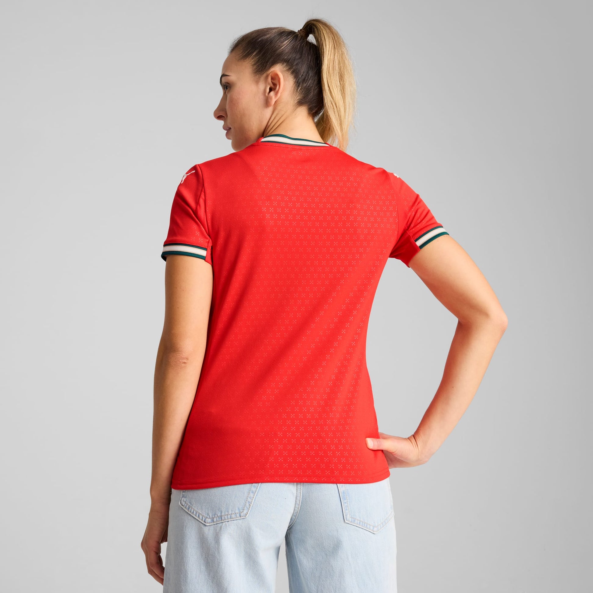 Camisola Feminina Seleção Portugal vermelha principal 2025 - PUMA