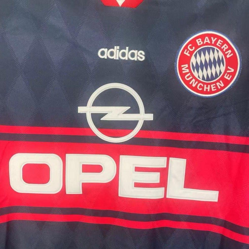 1997/1999 Bayern Munchen home kit