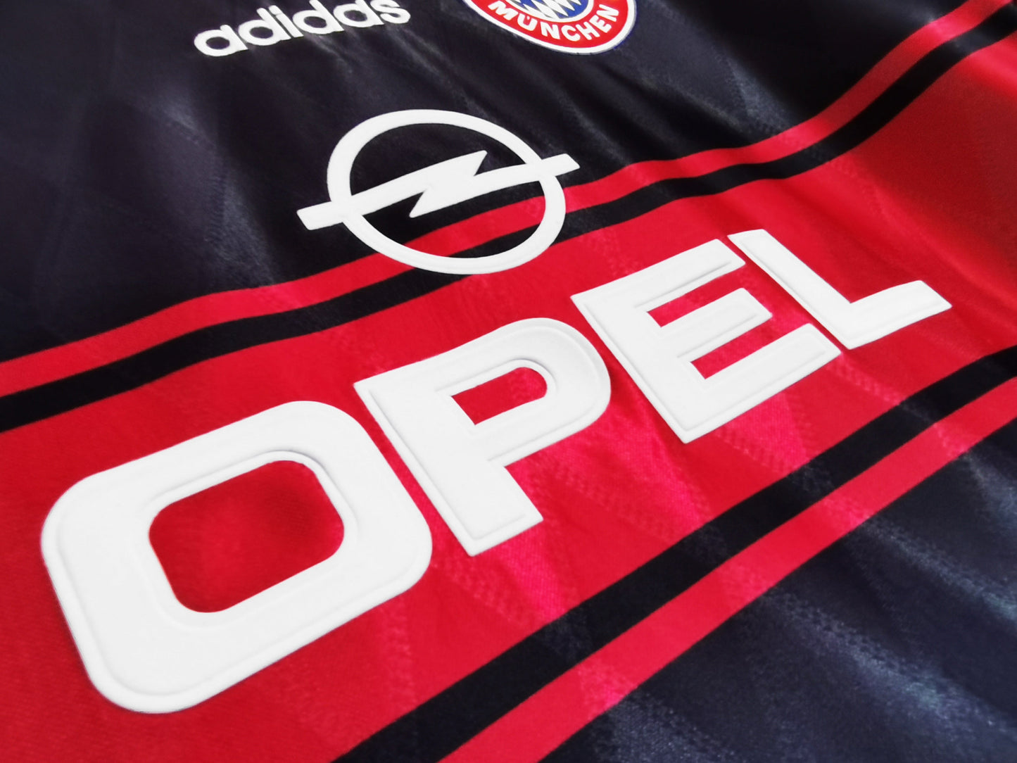 1997/1999 Bayern Munchen home kit