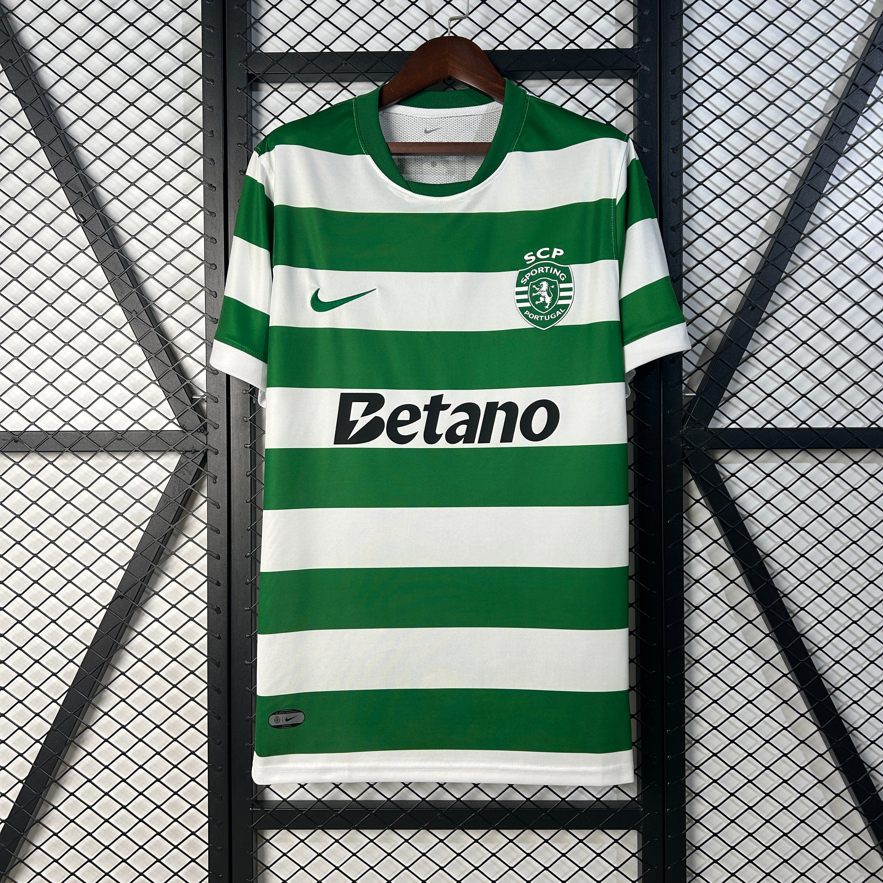 Camisola principal 2025/26 verde e branca