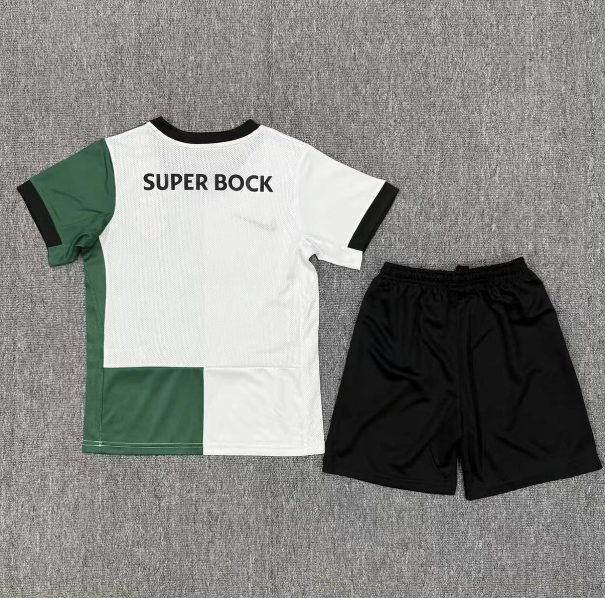 Conjunto infantil STROMP quarto equipamento branco/verde 2025/26