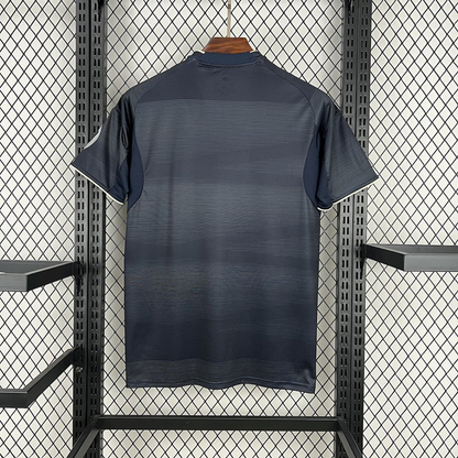 Camisola Real Madrid alternativa 2025/26