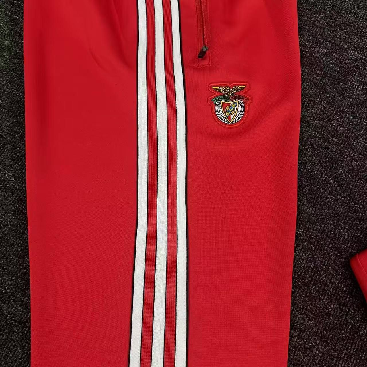 Conjunto blusa e calças S L B x Originals 2025/26 fecho completo