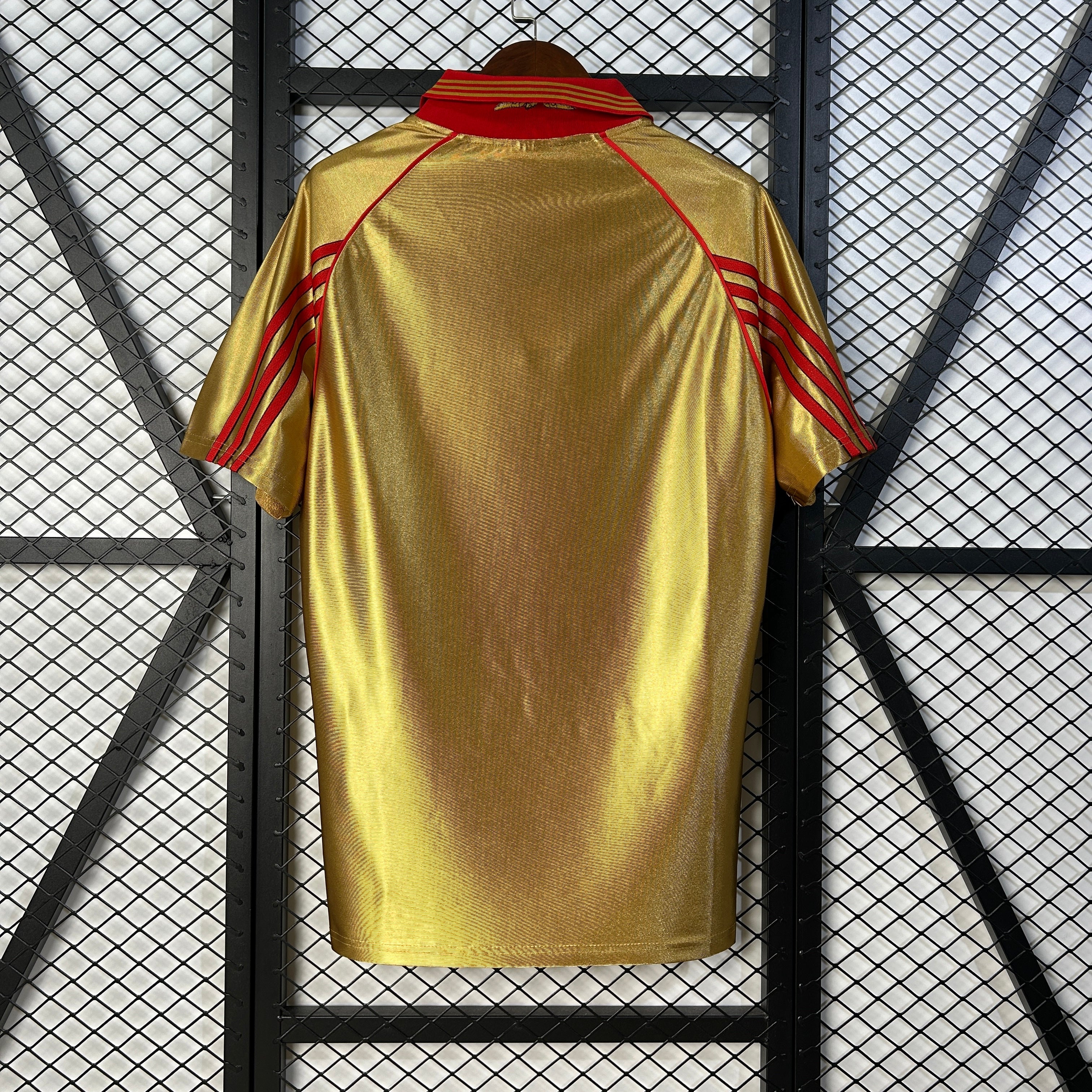 Camisola retro dourada alternativa 98/99