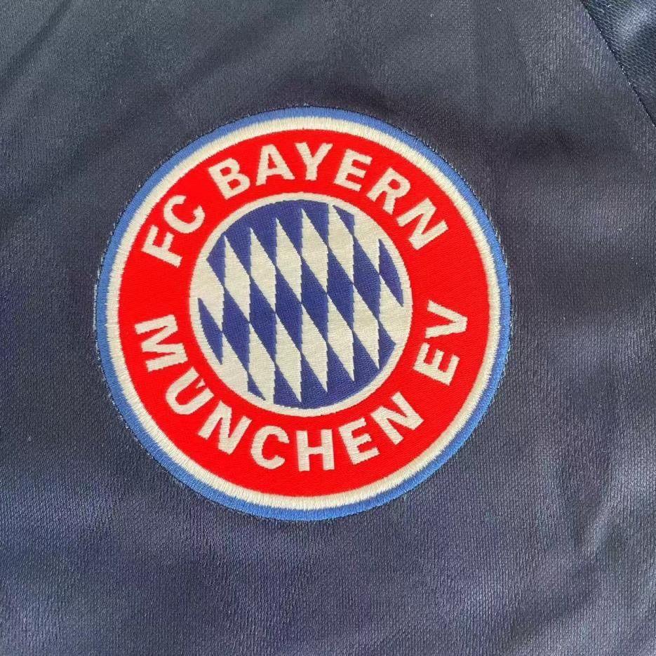 1997/1999 Bayern Munchen home kit